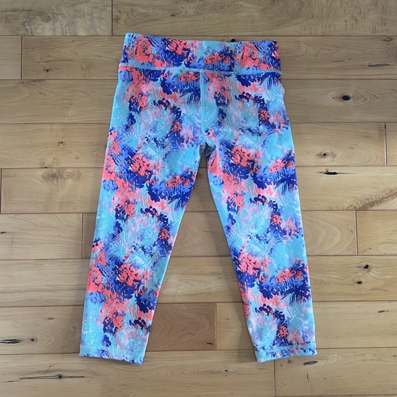 Ivivva Crops - Picture 2 of 5